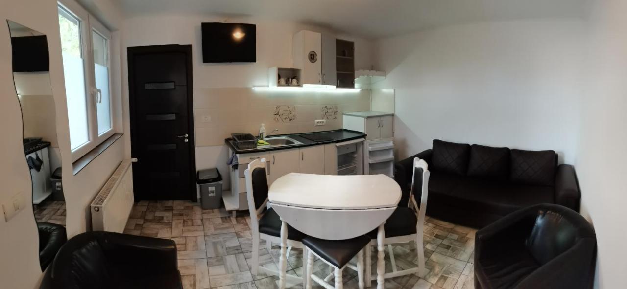 Carla'S Place Ap 2 Oradea Exterior photo